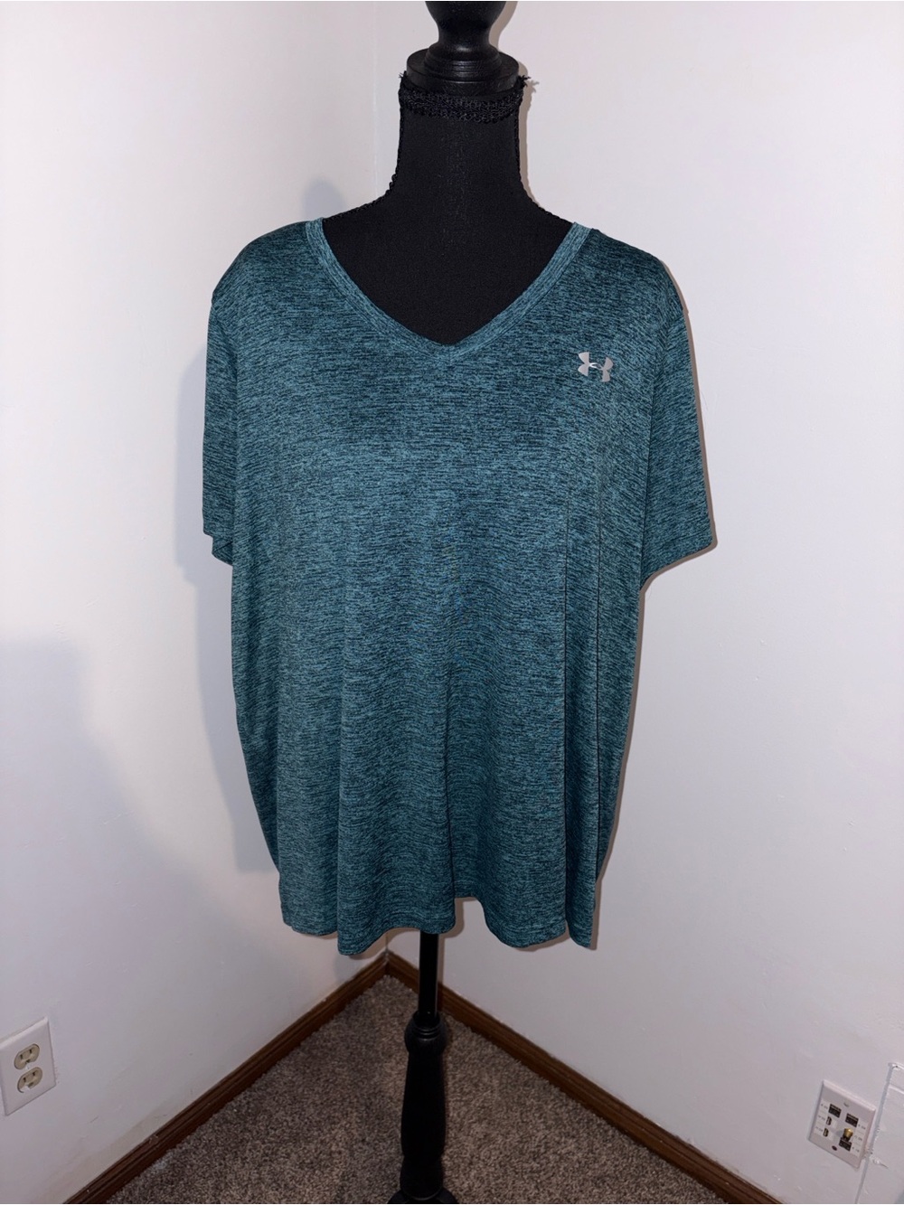 Under Armour Teal Heathered V-Neck Short Sleeve Top